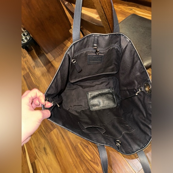 Coach tote/sachel/shoulder bag. - Picture 6 of 13